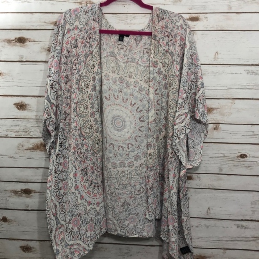Torrid Lightweight Floral Kimono 3X / 4X